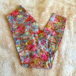 Lulu lemon Pink Printed Align Leggings Size 4